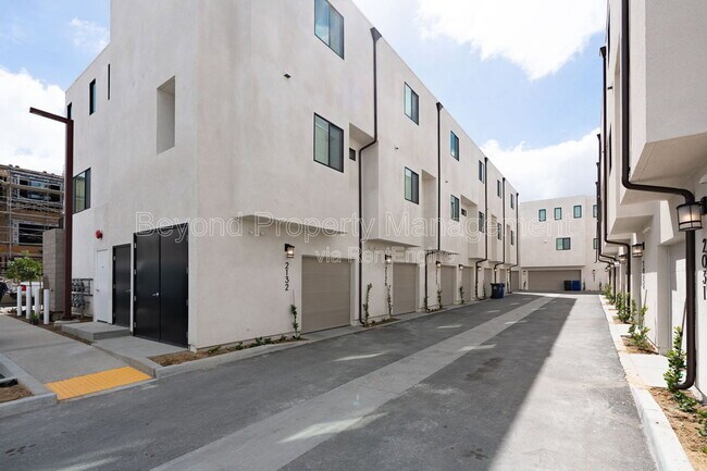 Building Photo - 2126 Senita Dr