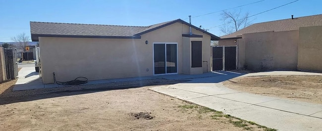 Building Photo - Modern Energy-Efficient 2-Bedroom Home with High-End Finishes and Spacious Yard!