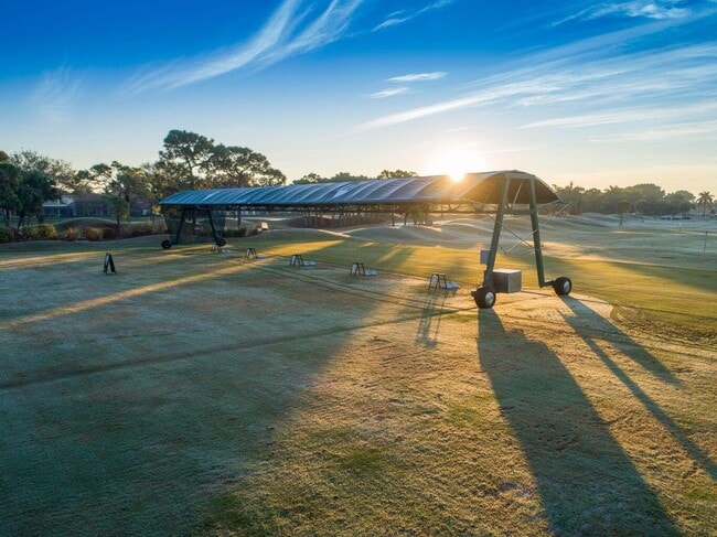 Building Photo - 8988 Lakes Blvd