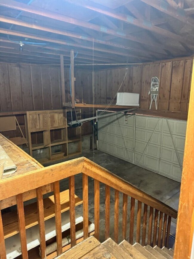 Building Photo - Lake Forest Estates Home Close to Shopping...