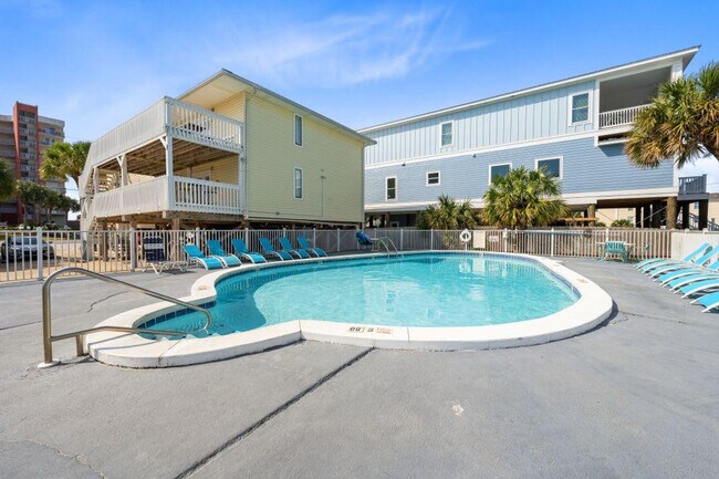 Building Photo - 1118 W Beach Blvd