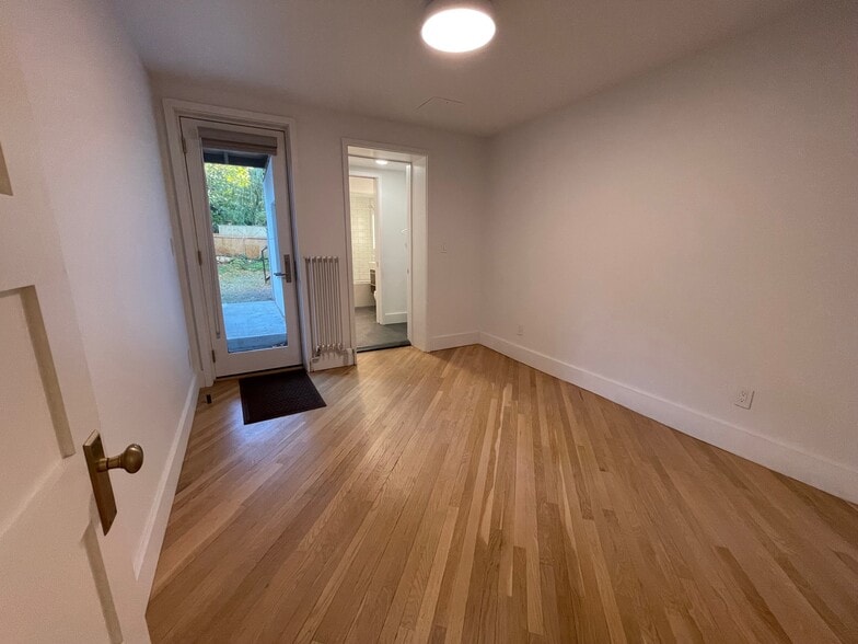 Building Photo - 130 Underhill Ave