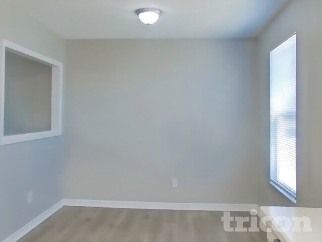 Building Photo - 2388 Kirkwall St