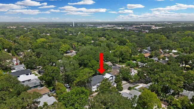 Building Photo - 1024 E Crenshaw St