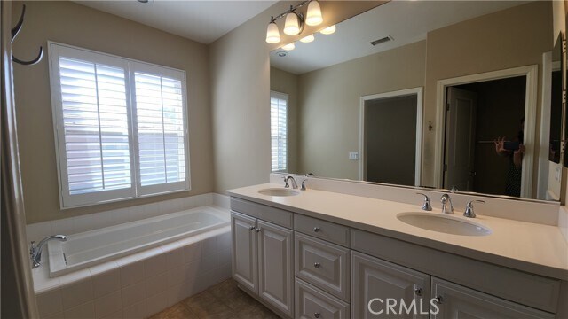 Building Photo - 32 Loquat