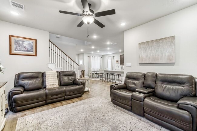 Building Photo - 15225 Still Water Mdw Lp