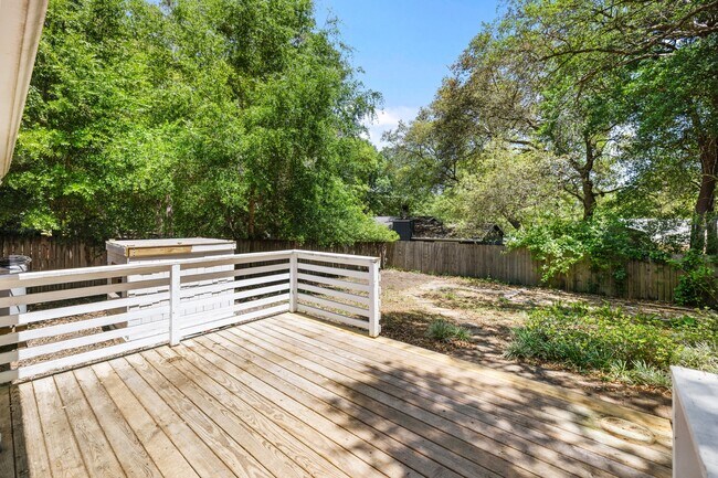 Building Photo - 419 Morningbird Ct