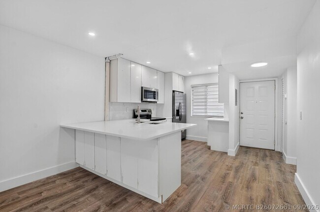 Building Photo - 21950 Soundview Terrace