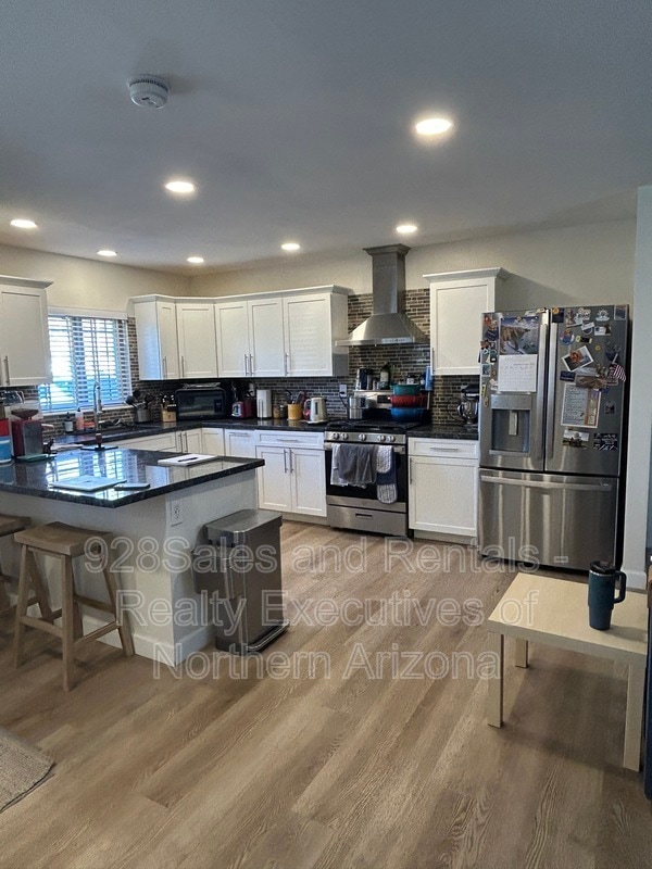 Building Photo - 1928 N Lynn Dr