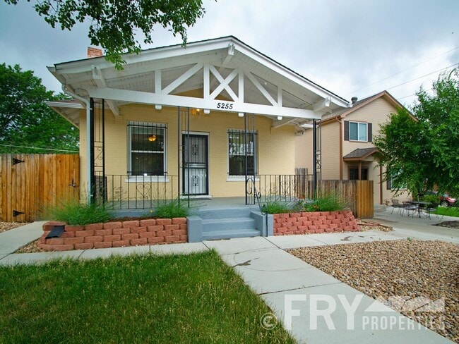 Building Photo - Classic bungalow with modern finishes in burgeoning Regis neighborhood.