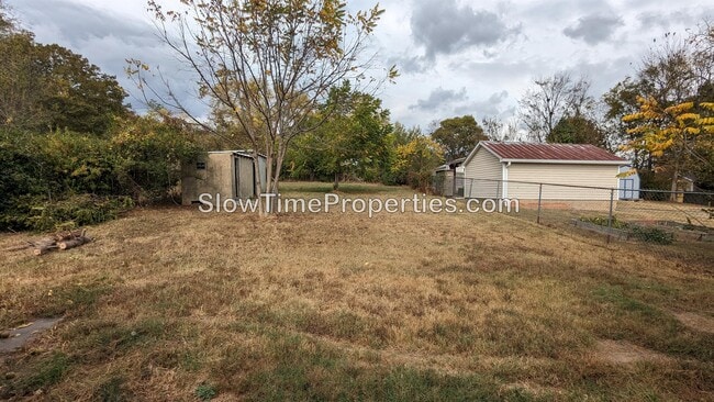 Building Photo - 31 Myrtle Ave