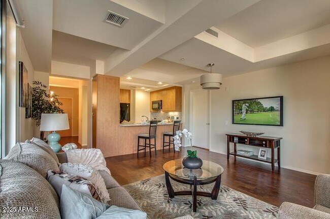 Building Photo - 7161 E Rancho Vista Dr