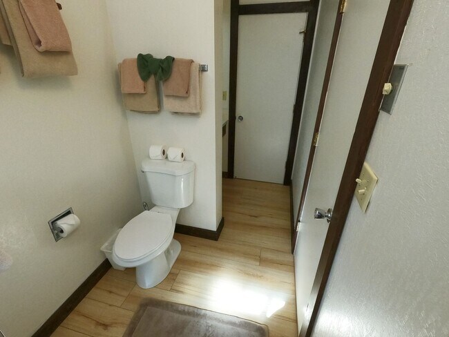 Building Photo - Winter Lease - Less than half a mile to Burnt Cedar Beach, Restaurants and Grocery!!