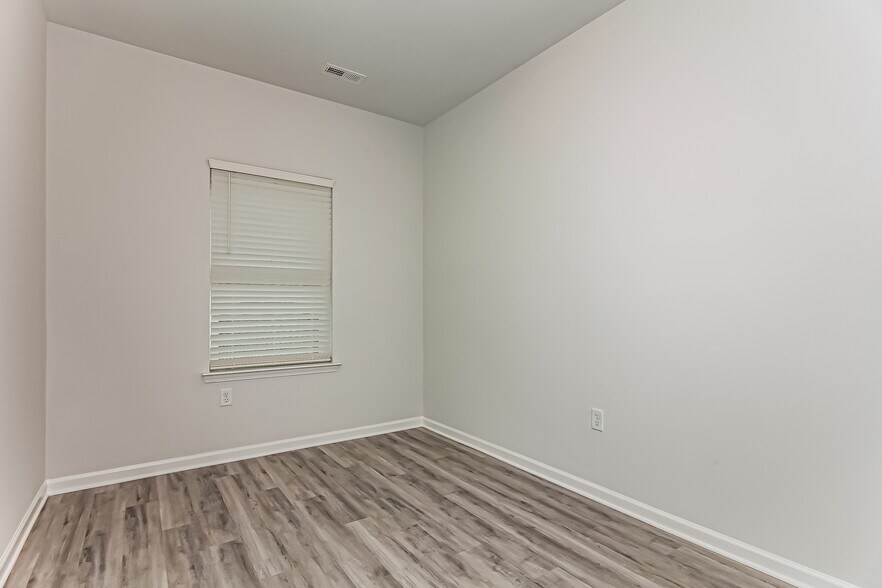 Building Photo - 1115 Rhyne Rd