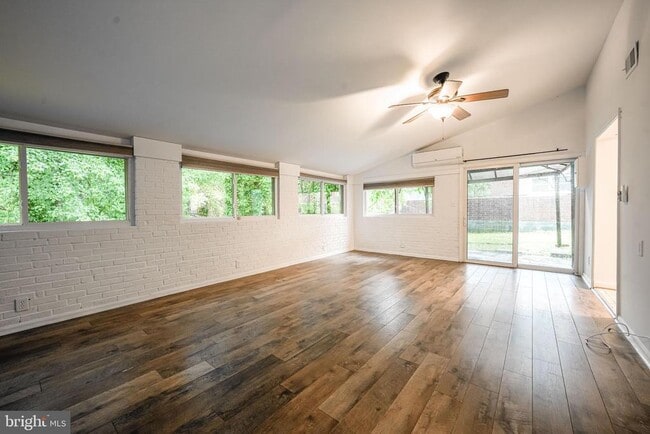 Building Photo - 3391 Bristol Ct