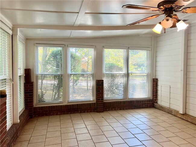 Building Photo - 2560 Wood Valley Dr