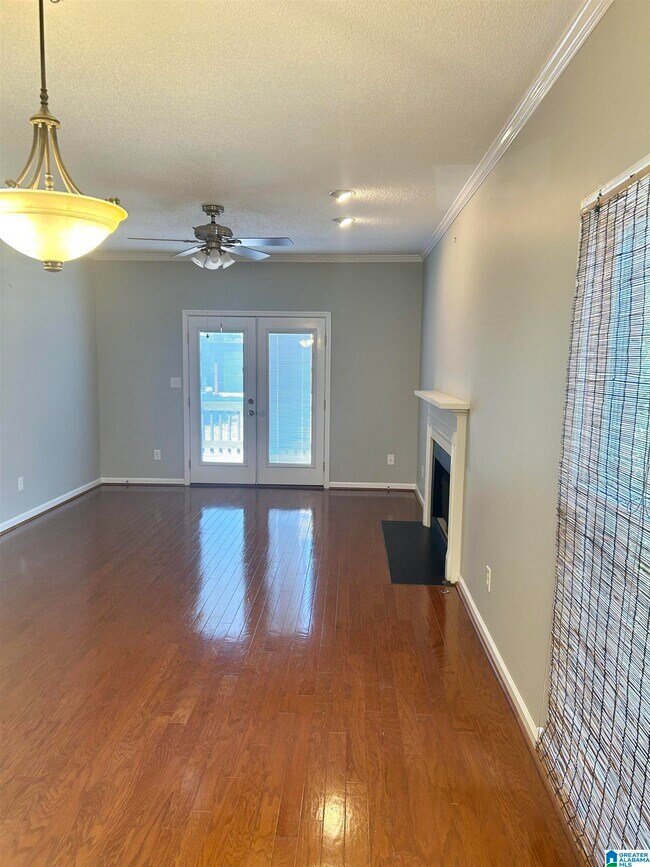 Building Photo - 2212 Ascot Ln