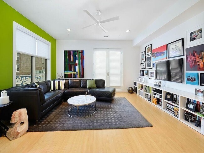 Building Photo - 511 Madison St