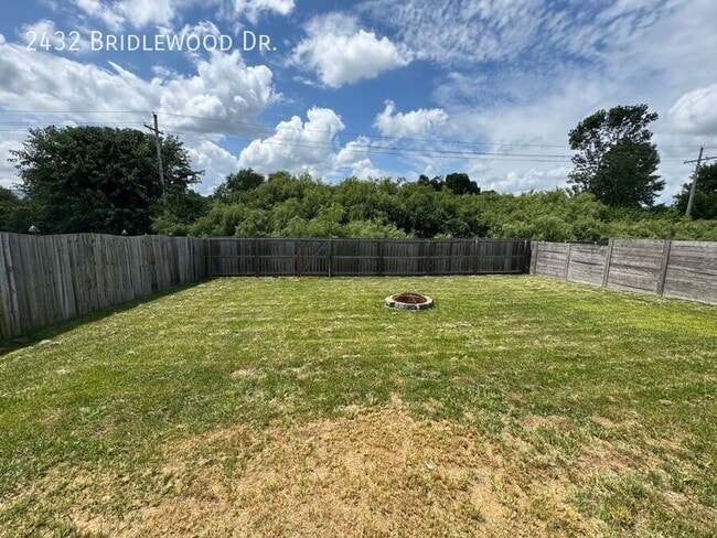 Building Photo - 2432 Bridlewood Dr