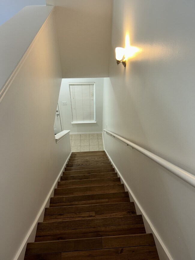 Building Photo - 3010 S Heights Hollow Ln