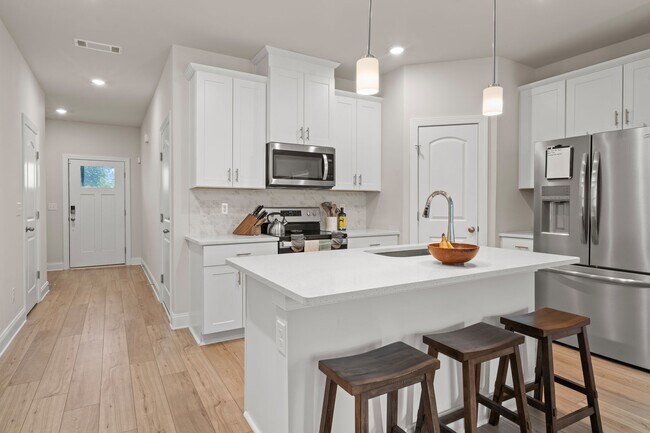 Building Photo - 4510 Skywood Ln