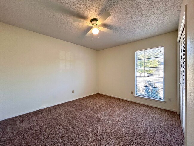 Building Photo - 11300 Maidenstone Dr