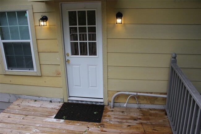 Building Photo - 7540 Ashburn St