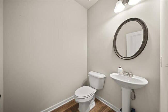 Building Photo - 5337 Burrus Ln