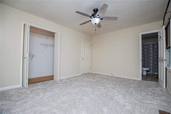 Building Photo - 1499 Stonington Ct