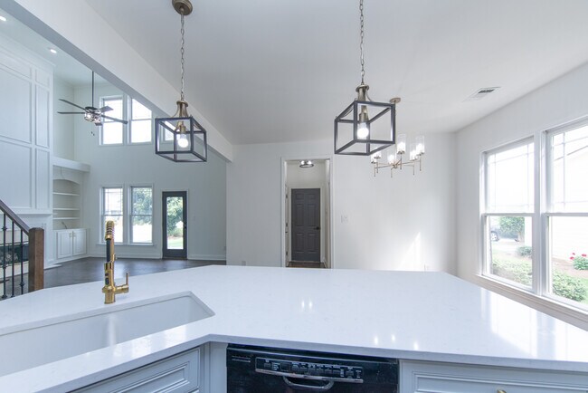 kitchen-family room - 3501 Downing Dr