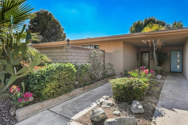 Building Photo - 42505 Adams St