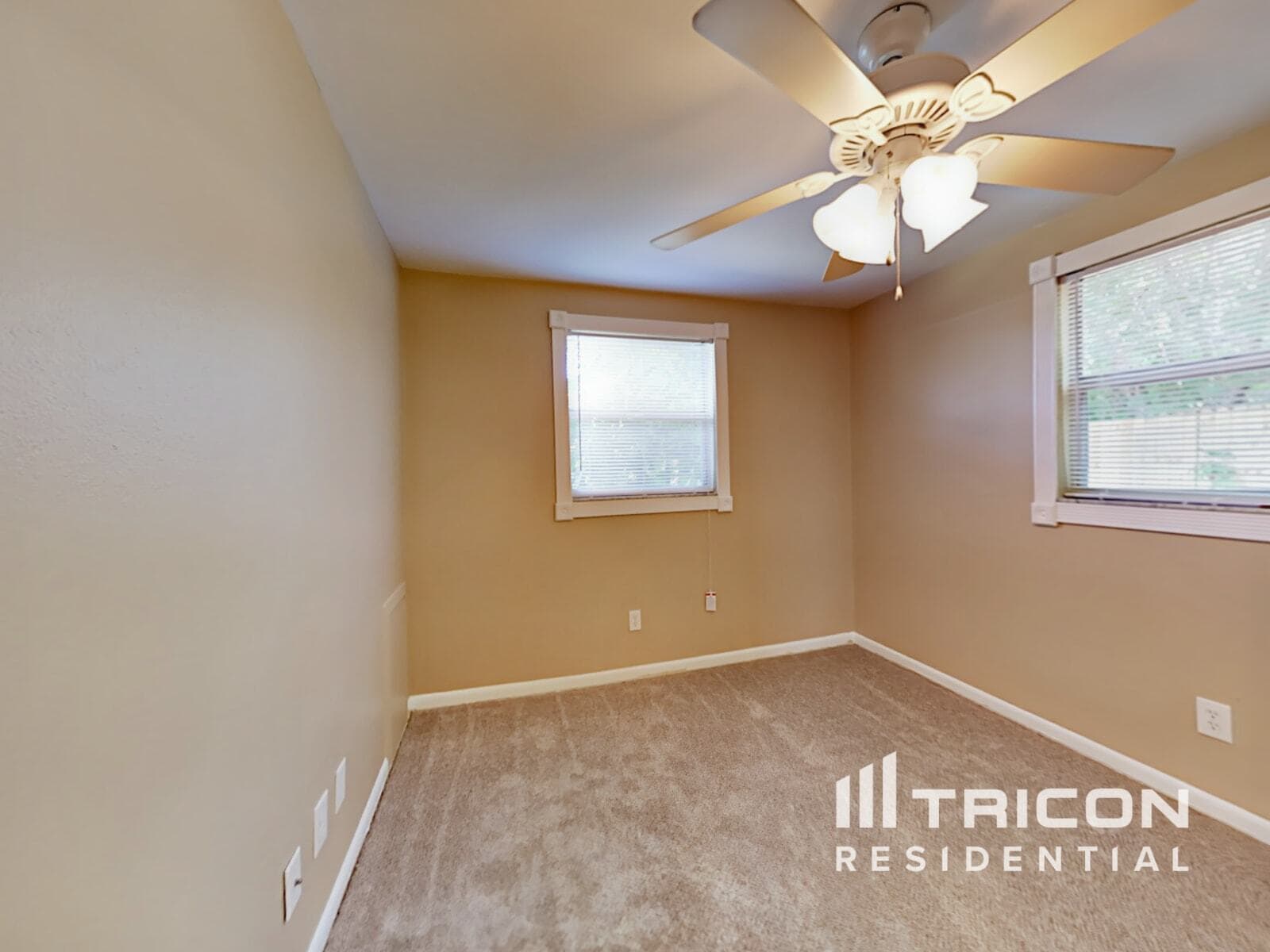 Building Photo - 8589 Lantana Dr