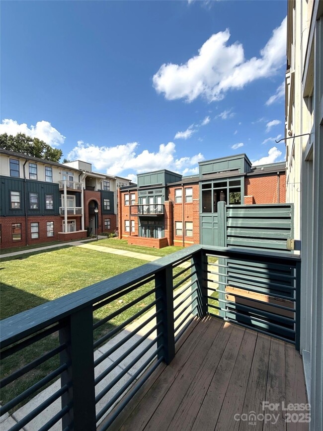 Building Photo - 520 New Bern Station Ct