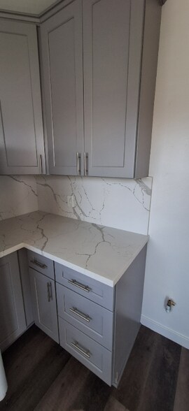 Building Photo - 11028 1/2 Strathmore Dr