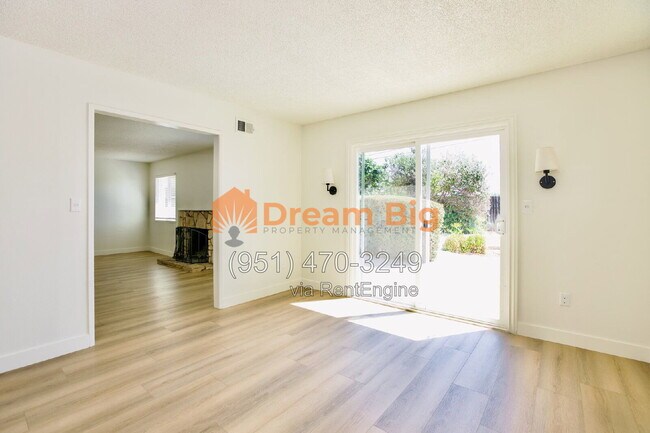 Building Photo - 5155 Harriett Cir