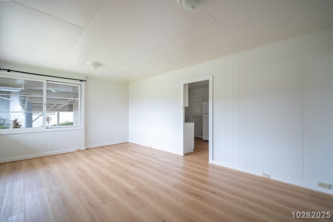 Building Photo - 2 BD/1 BA Home with Yard and Carport in Wa...