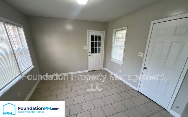 Building Photo - 1847 Driftwood Ave