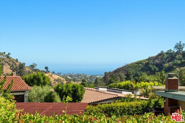 Building Photo - 1324 El Hito Cir