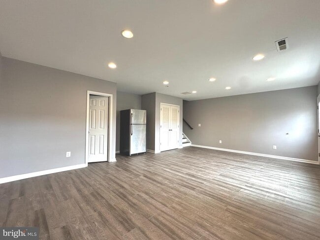 Building Photo - 106 Notions Ct