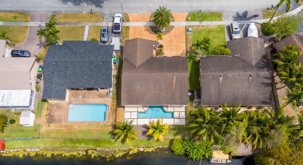 Building Photo - 10730 NW 20th Ct