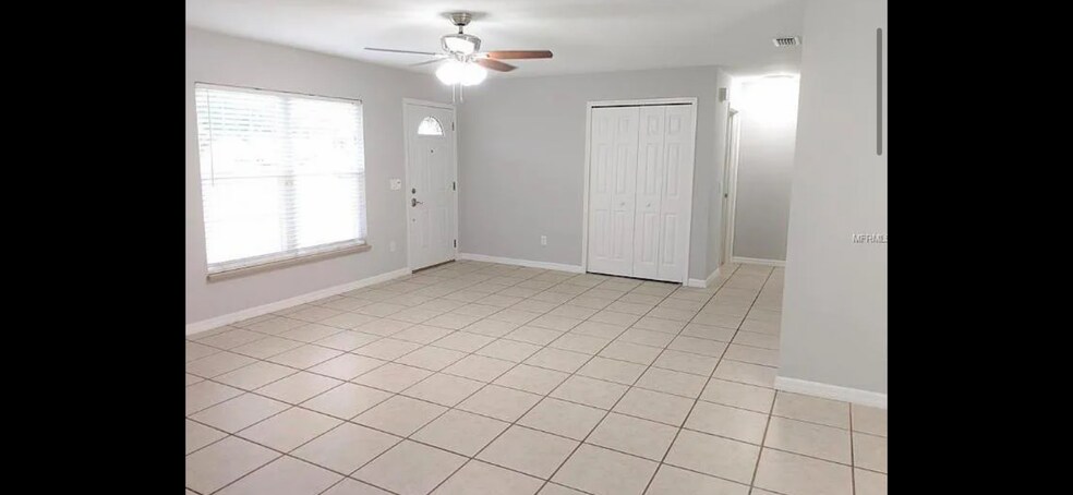 Building Photo - 2749 Sweet Springs St