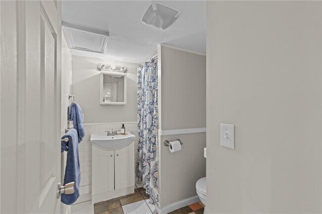 Building Photo - 67 Armington St