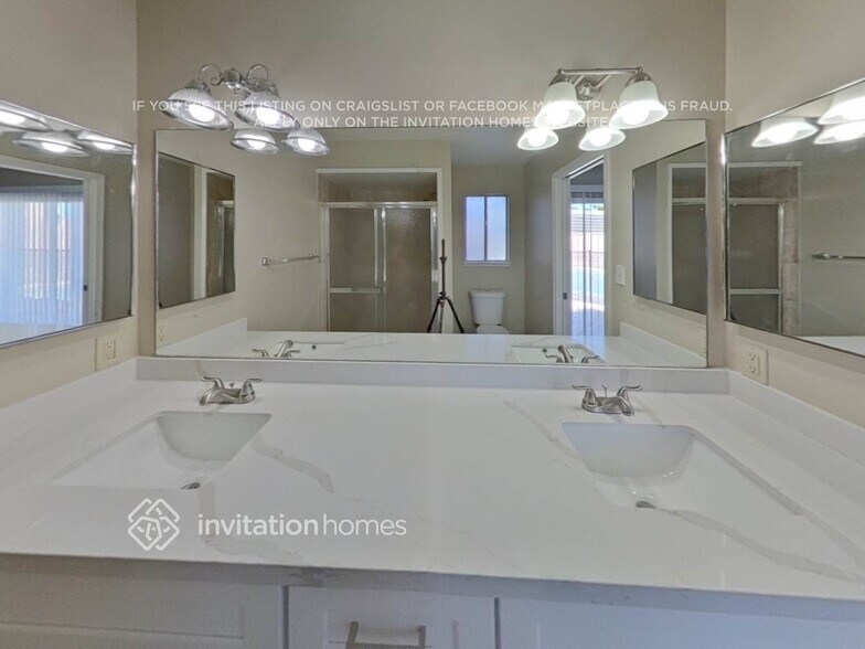 Building Photo - 4044 Venita Ct