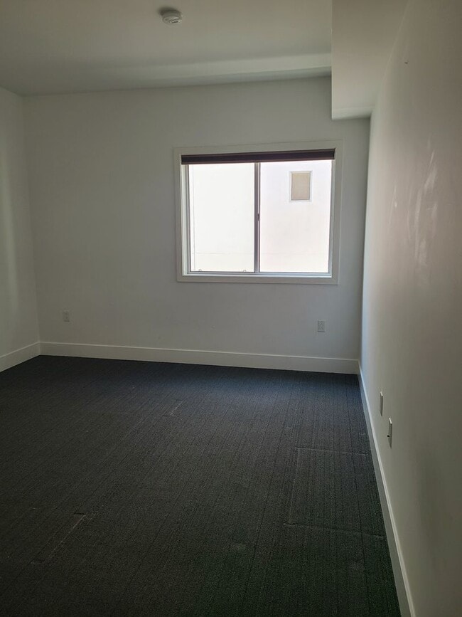 Building Photo - Live in the heart of West LA’s most iconic dining destination—Sawtelle