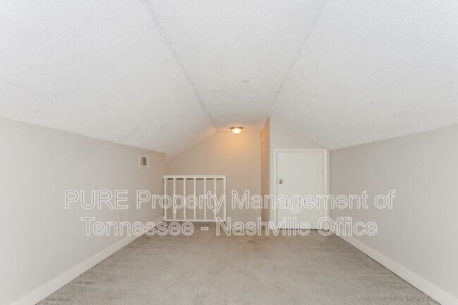 Building Photo - 1441 Whitney Ave