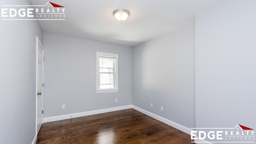 Building Photo - 24 Pearson Rd