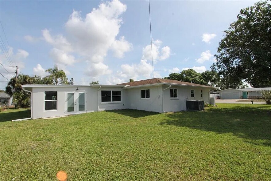 Building Photo - 5522 Yorkshire Way