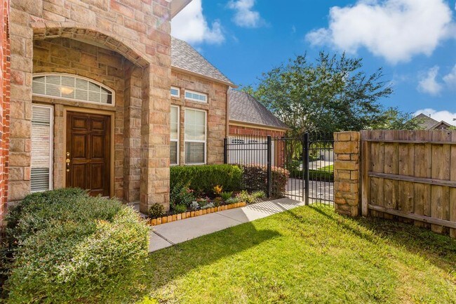 Building Photo - 6639 Larocke Trail