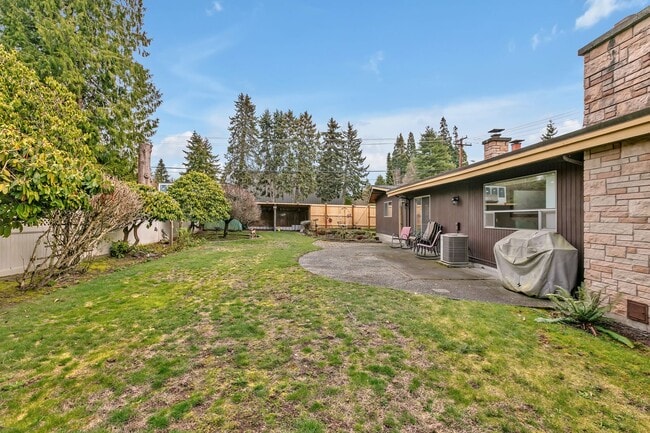 Building Photo - Looking for a Dream Garage attached to a Rambler?