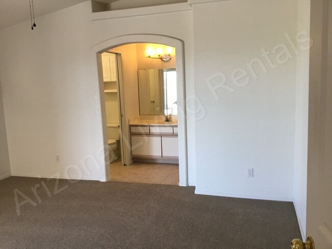 Building Photo - CUL-DE-SAC HOME